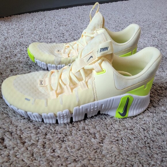 Nike Shoes - Nike womens free metcon 5 size 10